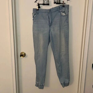 Women’s jogger style jeans